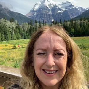 Meet your Posher, Debbie